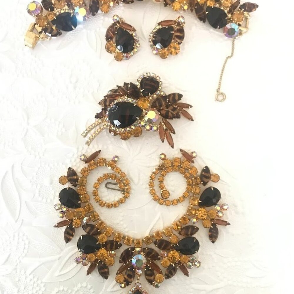 BOOK PIECE! Gorgeous Vintage Juliana Elster & Delizza Tiger Stripe GRAND Parure!